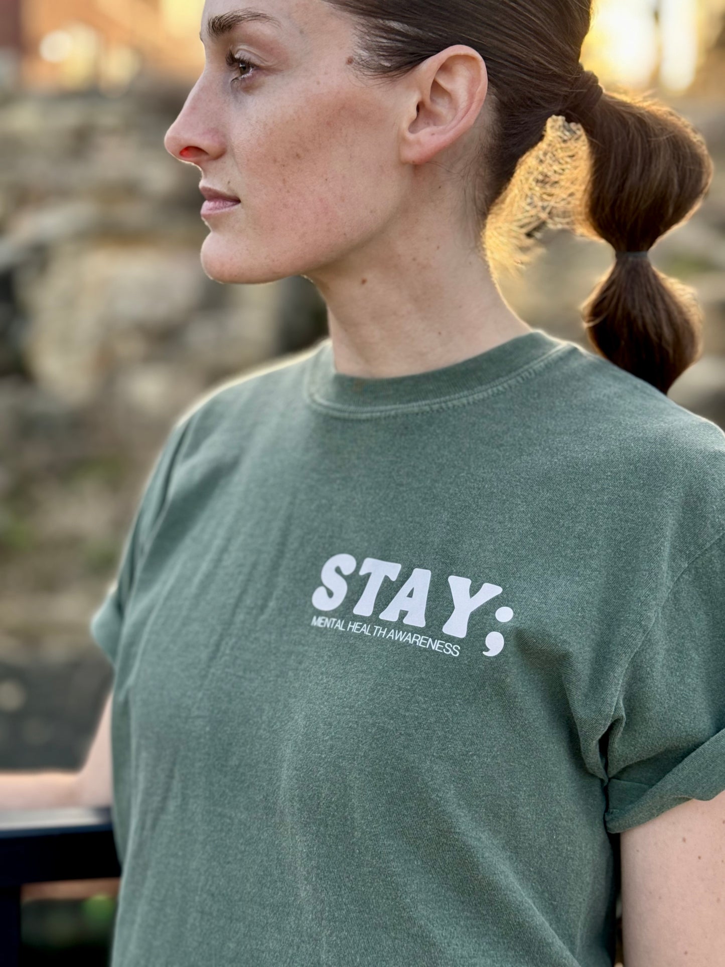 Stay; Tee